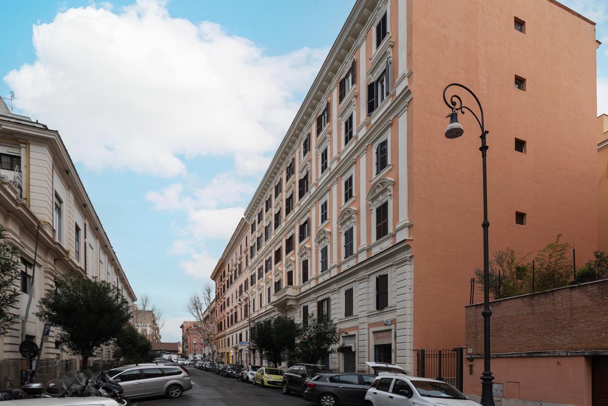 Terme Di Traiano Apartment - 10 Min Dal Colosseo Roma Exterior foto